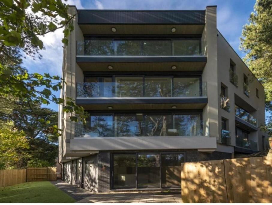 Canford CliffsLuxury 3 Bed Flat With Large Terrace, Sea Views And Hot Tub公寓 外观 照片