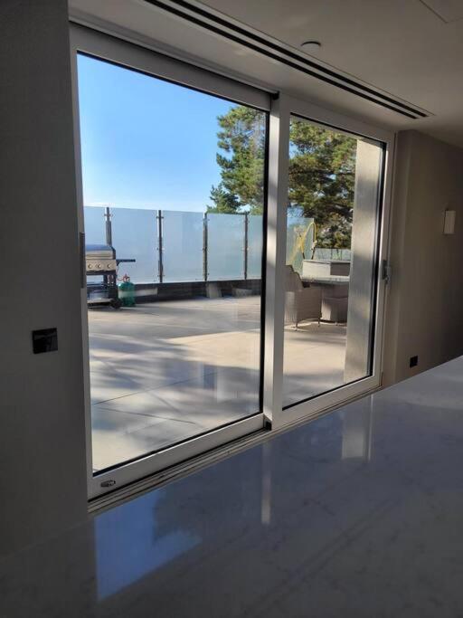 Canford CliffsLuxury 3 Bed Flat With Large Terrace, Sea Views And Hot Tub公寓 外观 照片
